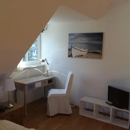 Apartment Haus Zeesenboot Ferienwohnung Lee Hiddensee