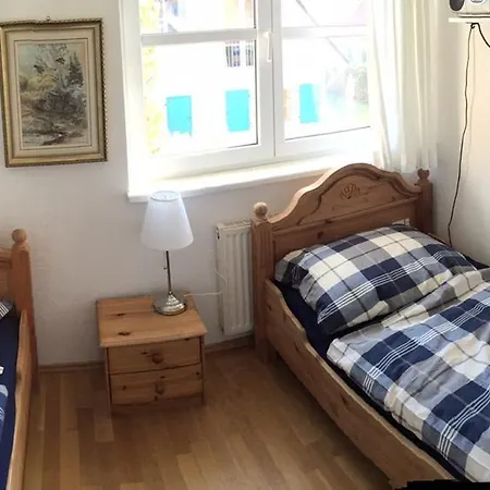 Haus Zeesenboot Ferienwohnung Lee *