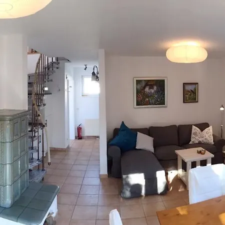 Haus Zeesenboot Ferienwohnung Lee