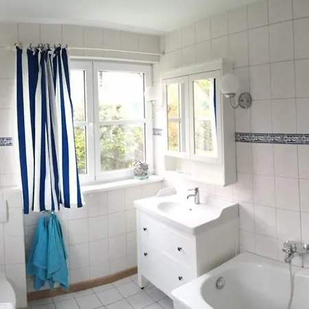 Haus Zeesenboot Ferienwohnung Lee Apartment Hiddensee